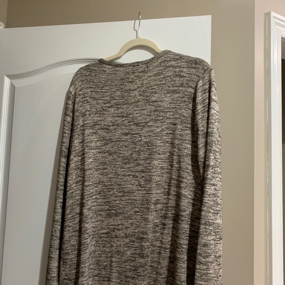 LOVE graphic sweater - Picture 3 of 3